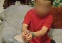 Padres castigaban a menor de 3 años por inquieto , Atado a una Cama