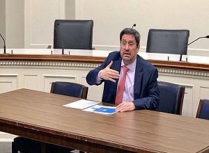 Francisco Santos niega vínculos con los paras como lo aseguró Mancuso