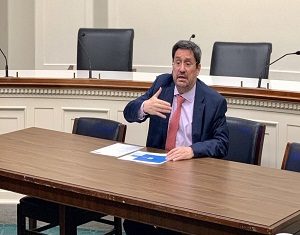 Francisco Santos niega vínculos con los paras como lo aseguró Mancuso