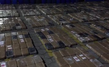 ARMADAS DE COLOMBIA Y ECUADOR INCAUTA 2.4 TONELADAS DE COCAÍNA PERTENECIENTES A LAS GUERRILLAS UNIDAS DEL PACÍFICO