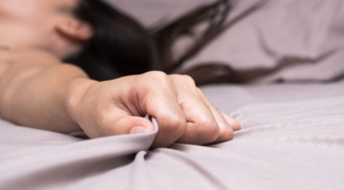 Tanto hombres y mujeres se cuestionan por los estímulos y el placer pleno para su pareja. Es por esto, que a continuación conocerás consejos para llevar la satisfacción y seguir con la llama del amor. Siga estos consejos prácticos.