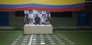 FUERZA PÚBLICA INCAUTA COCAÍNA OCULTA EN COSTALES DE COCO EN TIMBIQUÍ CAUCA
