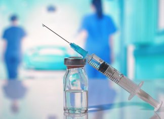 Empieza la vacunación a los mayores de 60 años en Colombia