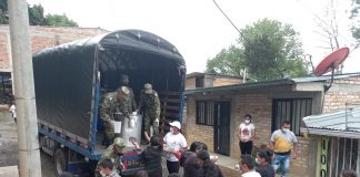 Mientras la Policia acribilla brutalmente al Pueblo, Ejército entrega donaciones en barrios vulnerables de Popayán